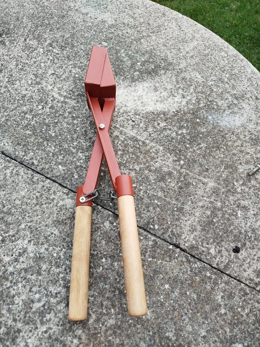 Ruční jamkovač - 2