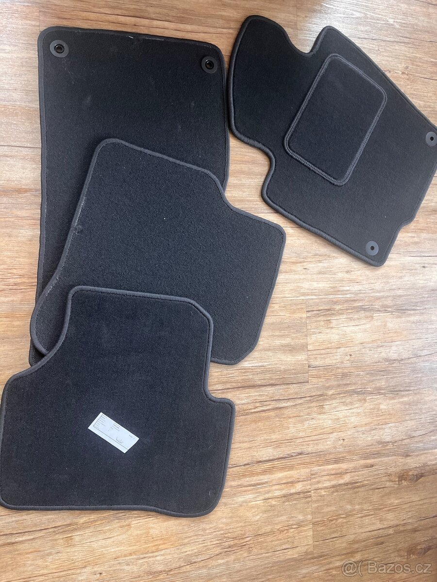 KOBEREČKY VW PASSAT CC 2008 - 2