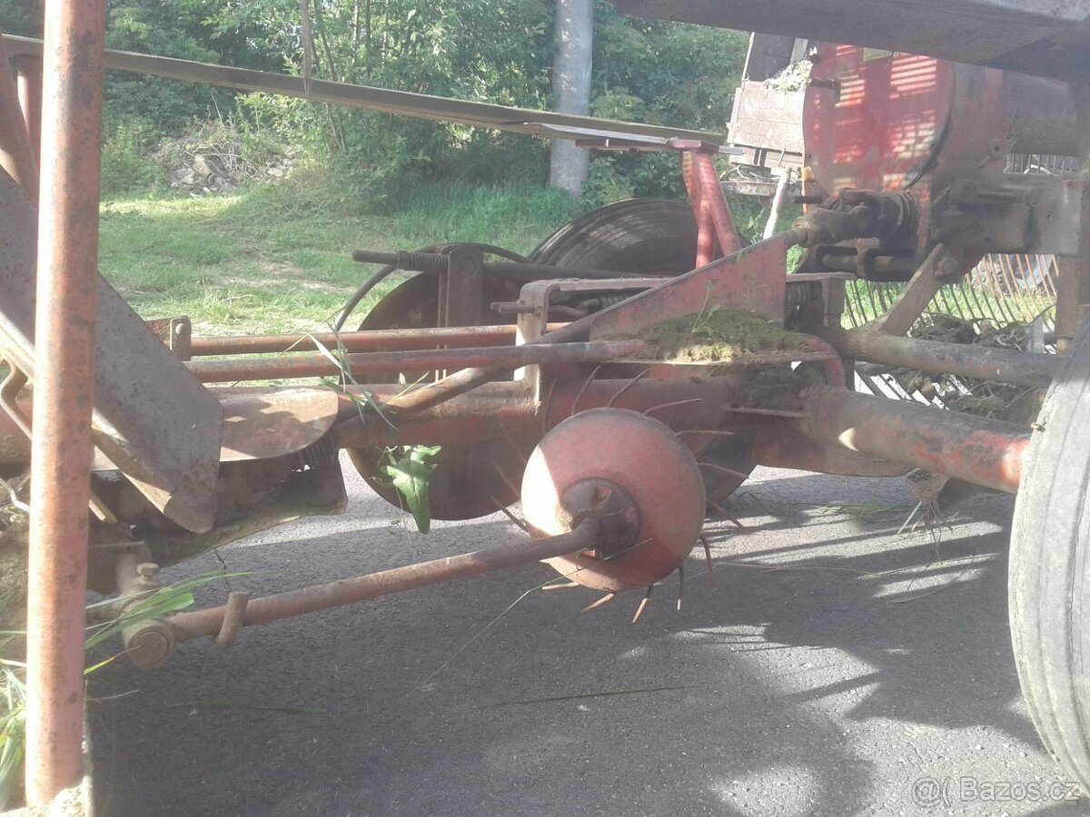 Kombajn samro na díly - 2
