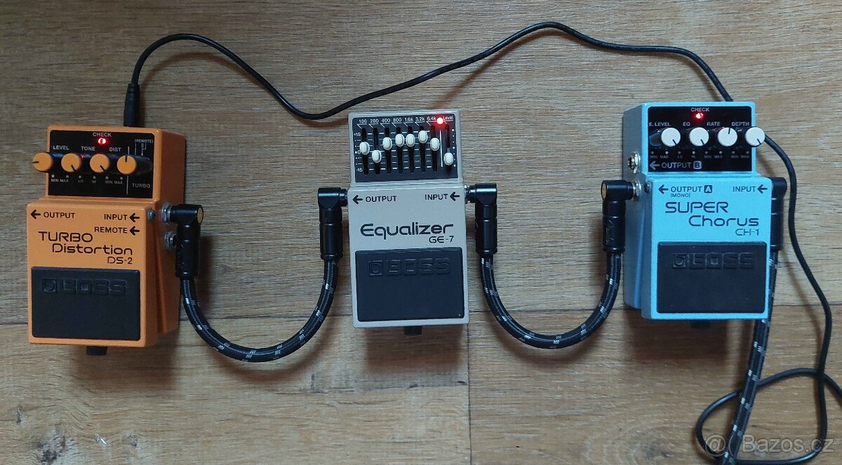 BOSS DISTORTION CHORUS EQUALIZER - 2