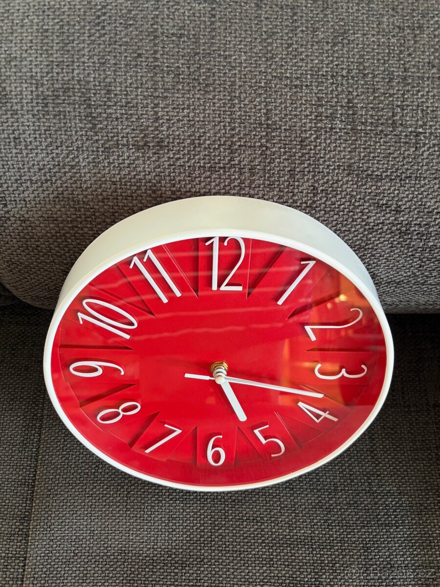 Nástěnné hodiny quartz červenobílé 25 cm - 2