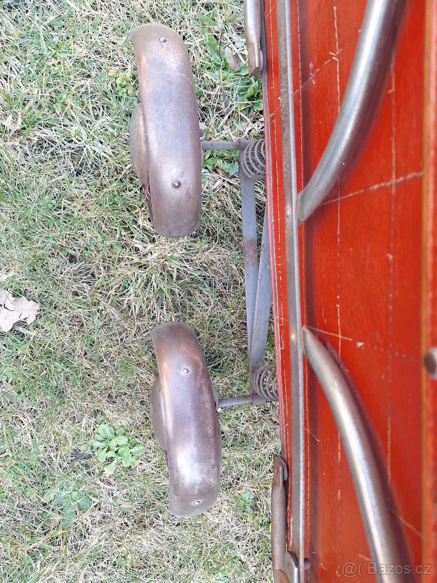 Retro kočárek pro panenky - 2