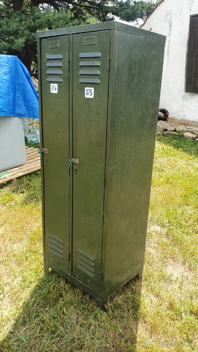 Šatní plechová dvoj skříňka - 2