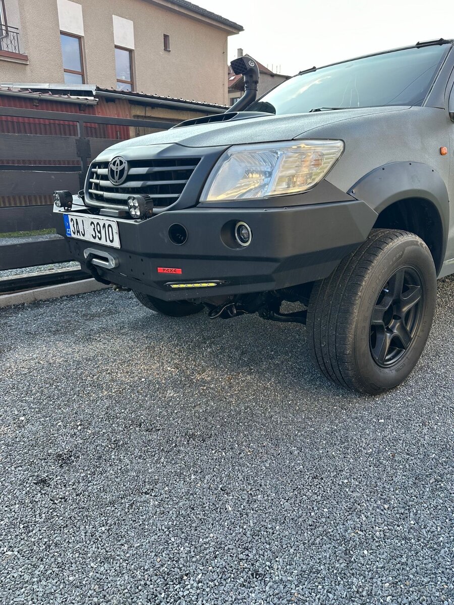 Prodej Toyota HiLux 2013 2.5 Diesel – Speciální úpravy + Ofr