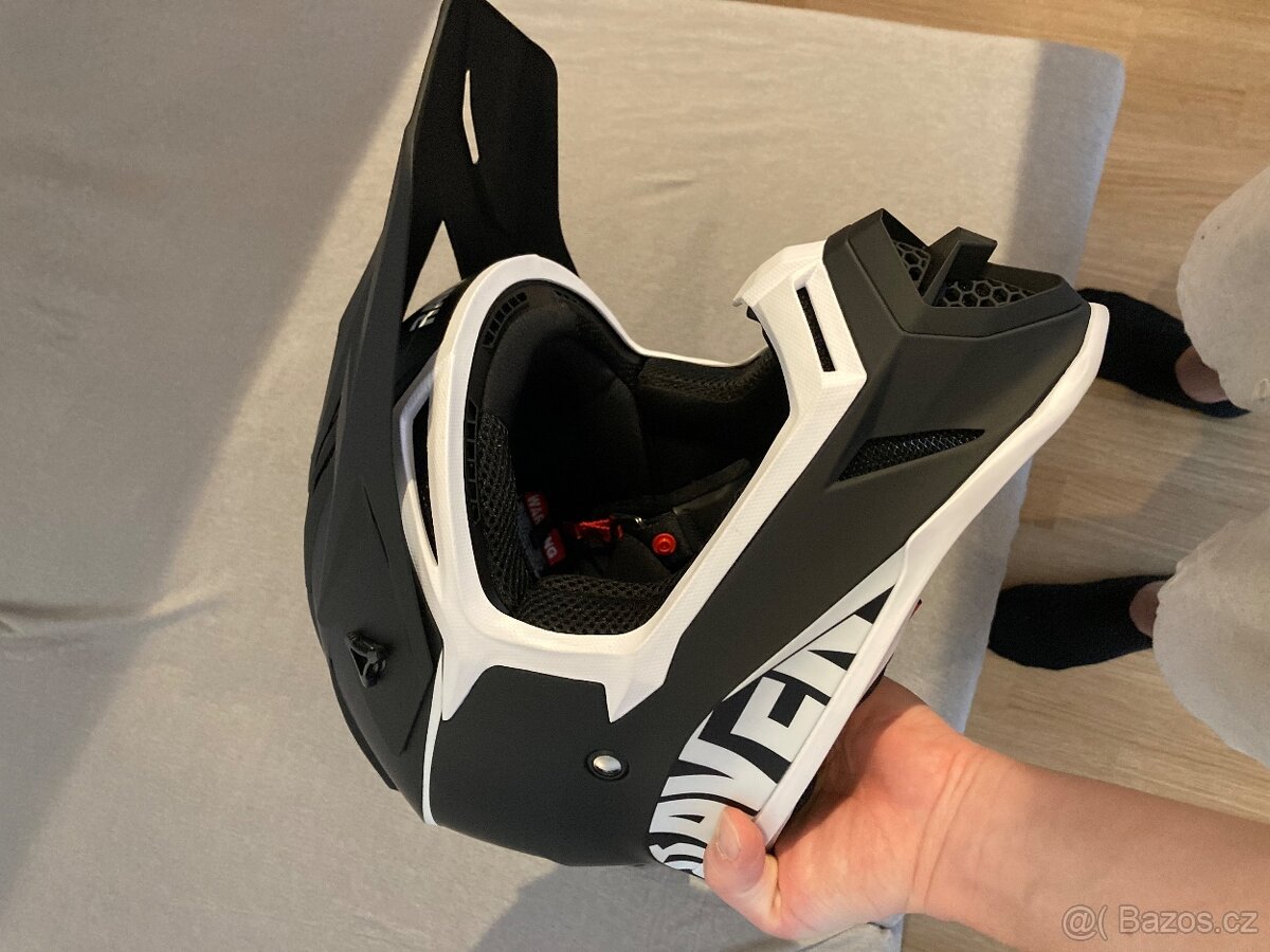 Helma Raven na motocross