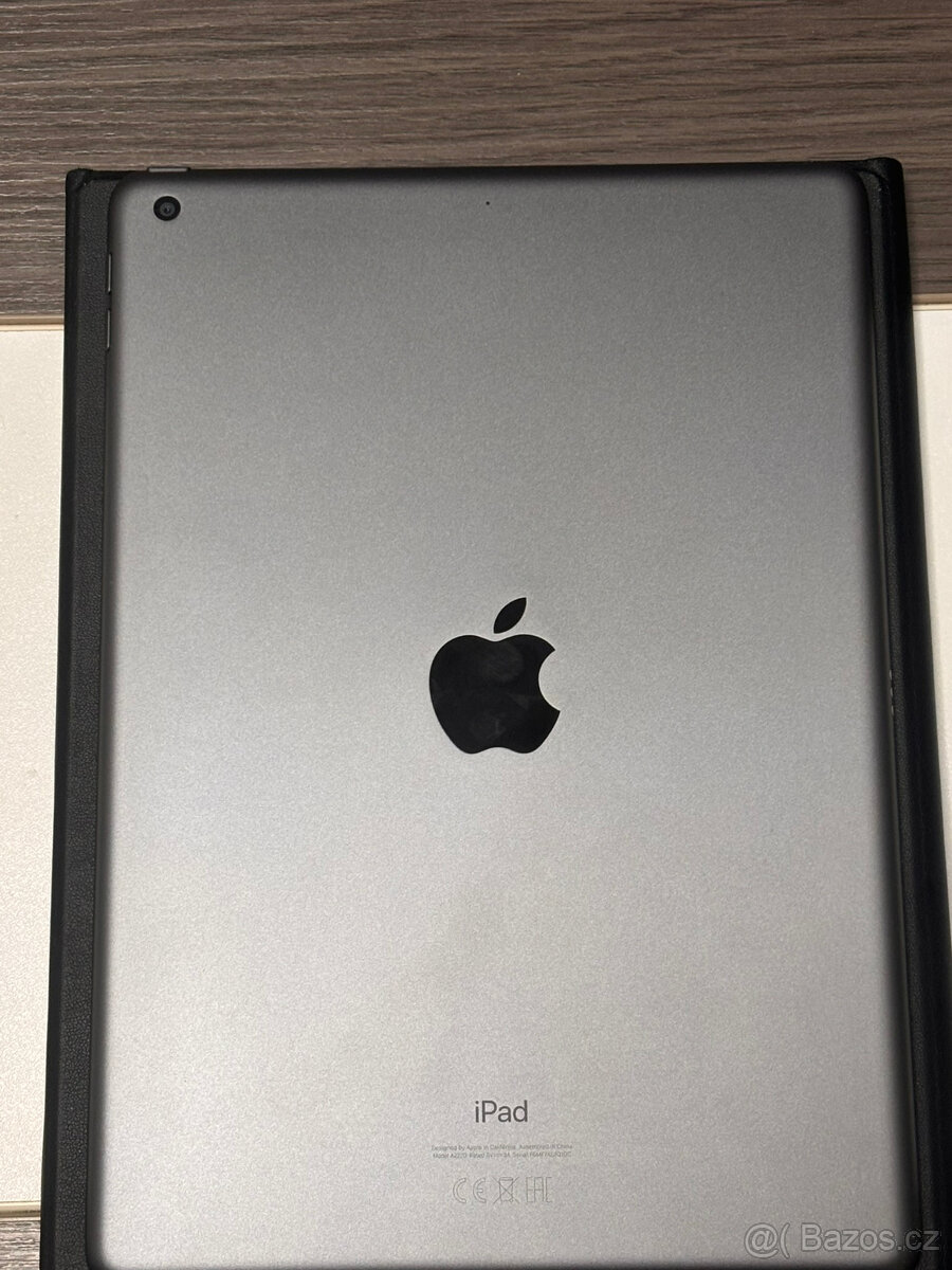 iPad 8. generace (A2270) 32 GB Wi-Fi – s klávesnicí, perem a - 2