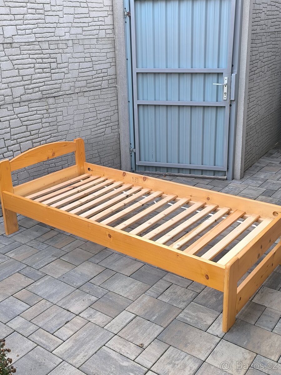 Prodám dřevěnou postel 90cm x 200cm - 2