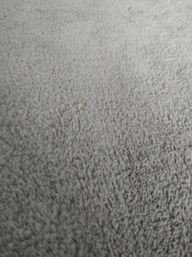 Šedý koberec plyšový králík - 2