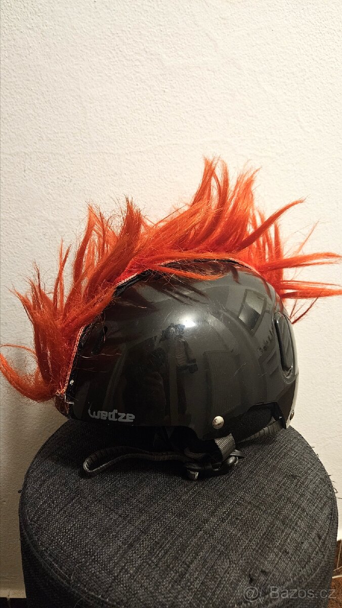 Lyžařská helma značky Wedze - 2