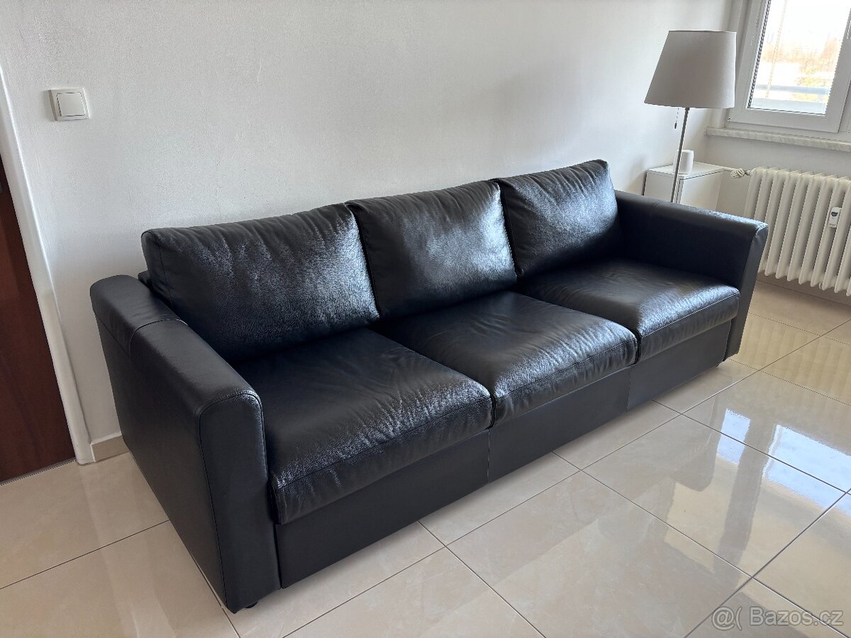 3místná černá kožená pohovka IKEA Vimle - 2