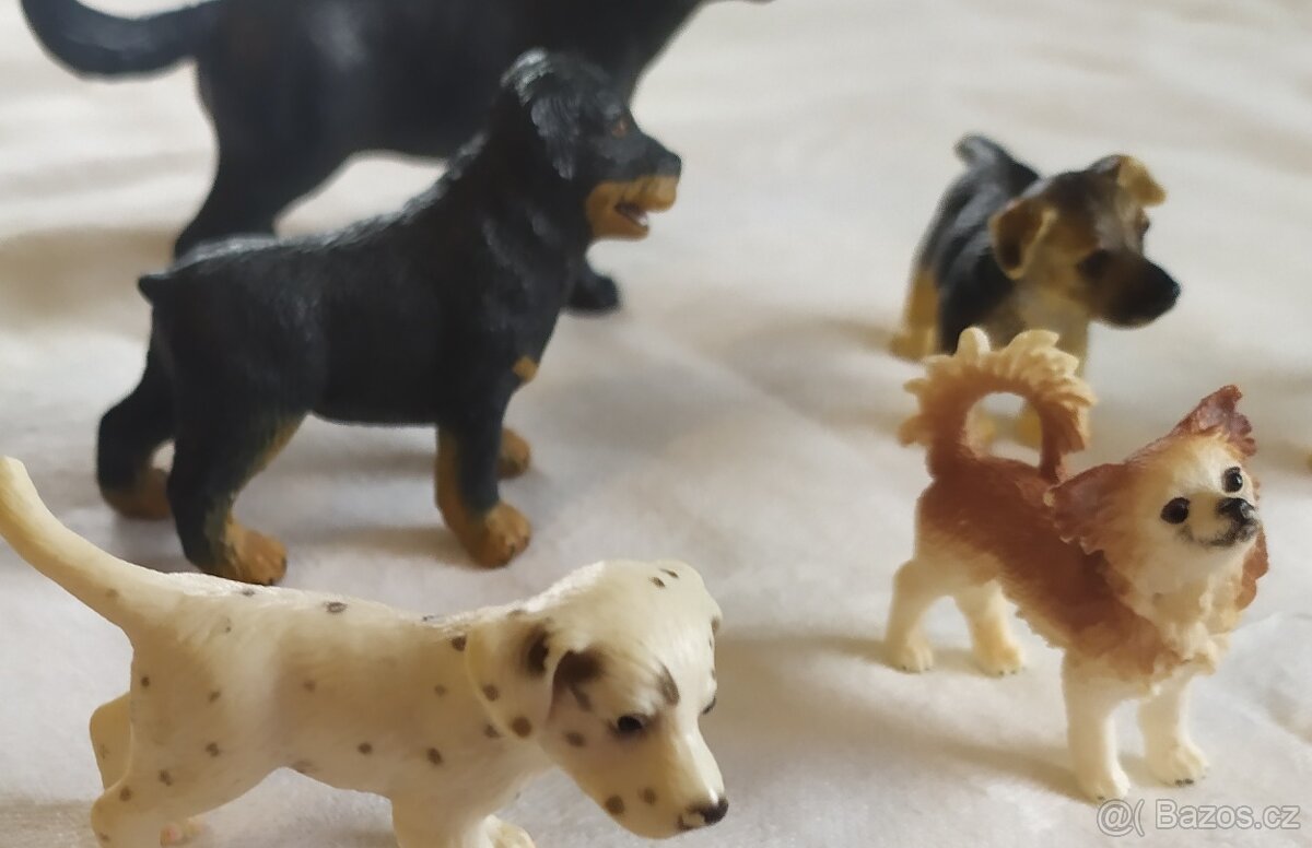 33.Psík zn.Safari, neznačkový, NE Schleich. - 2