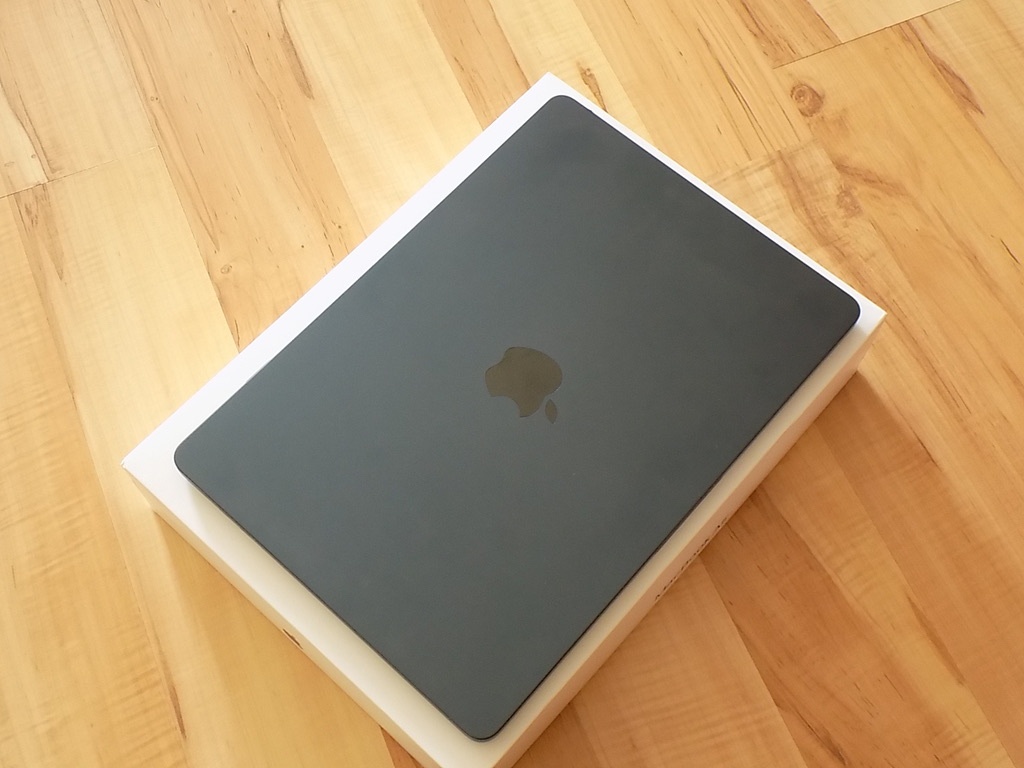 Apple MacBook Air 13,6"(2022)/M2/8GB RAM/256GB-ZÁRUKA - 2