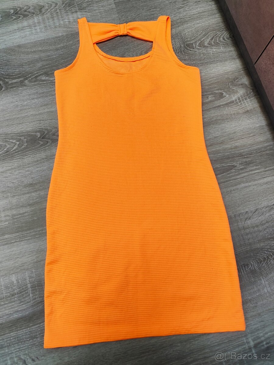 Oranžové šaty - 2