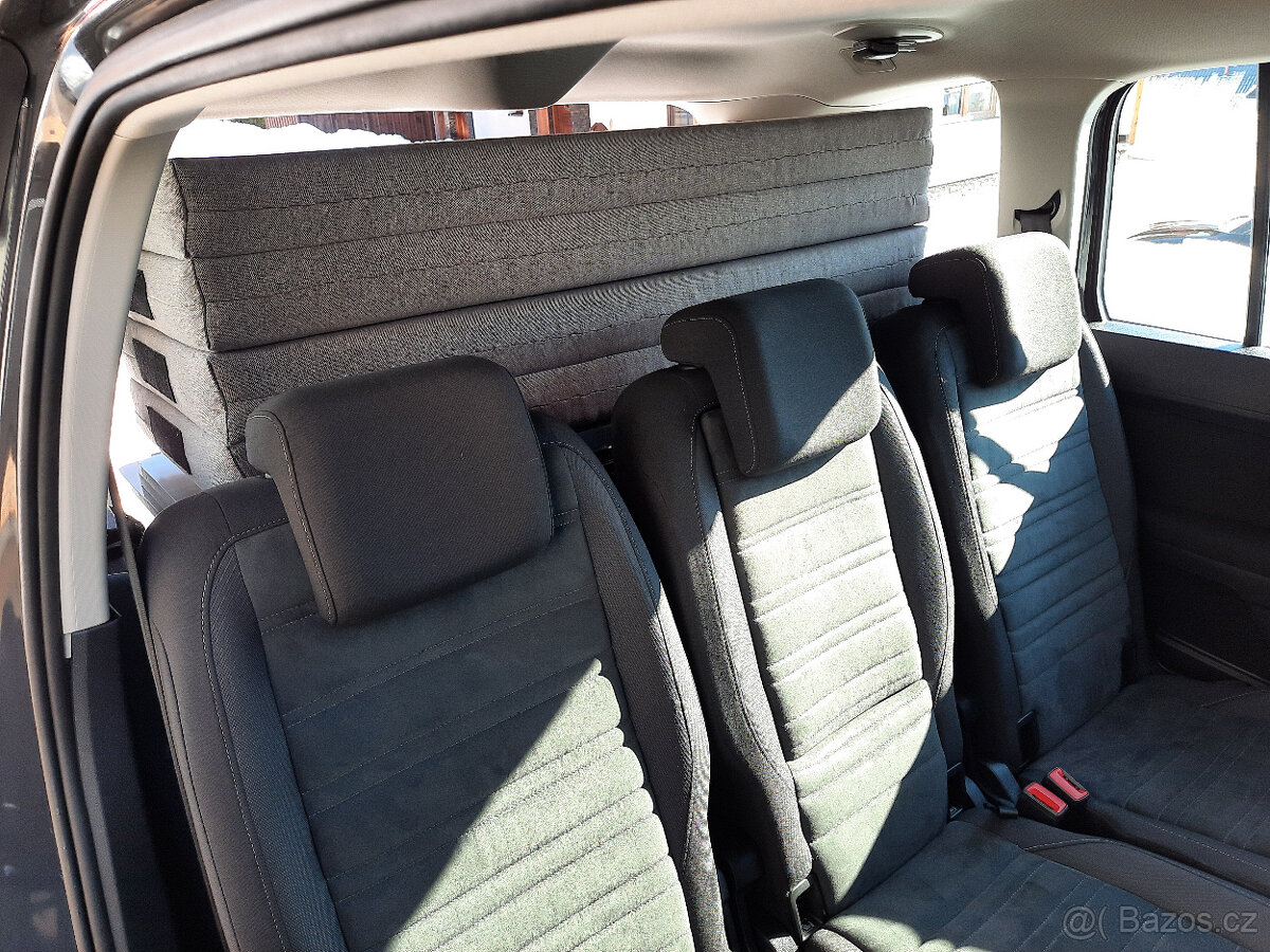 Obytná vestavba VW TOURAN - 2