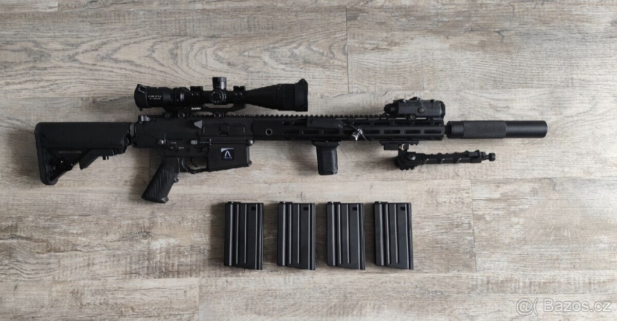 DMR - SR-25K s příslušenstvím
- 2