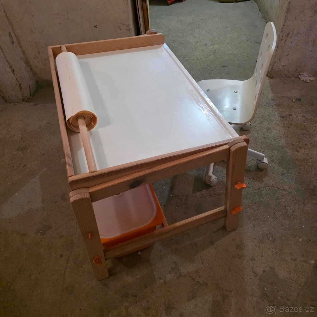 Dětský psací stůl Flisat Ikea - 2