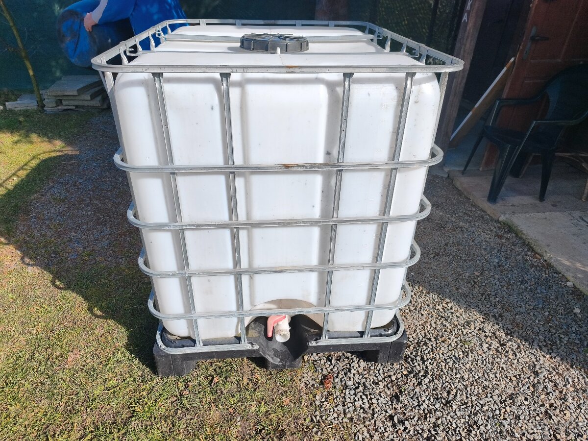 Barel plastový 1000L - 2