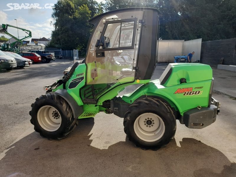 Nakladač Avant 860i ROPS - 2