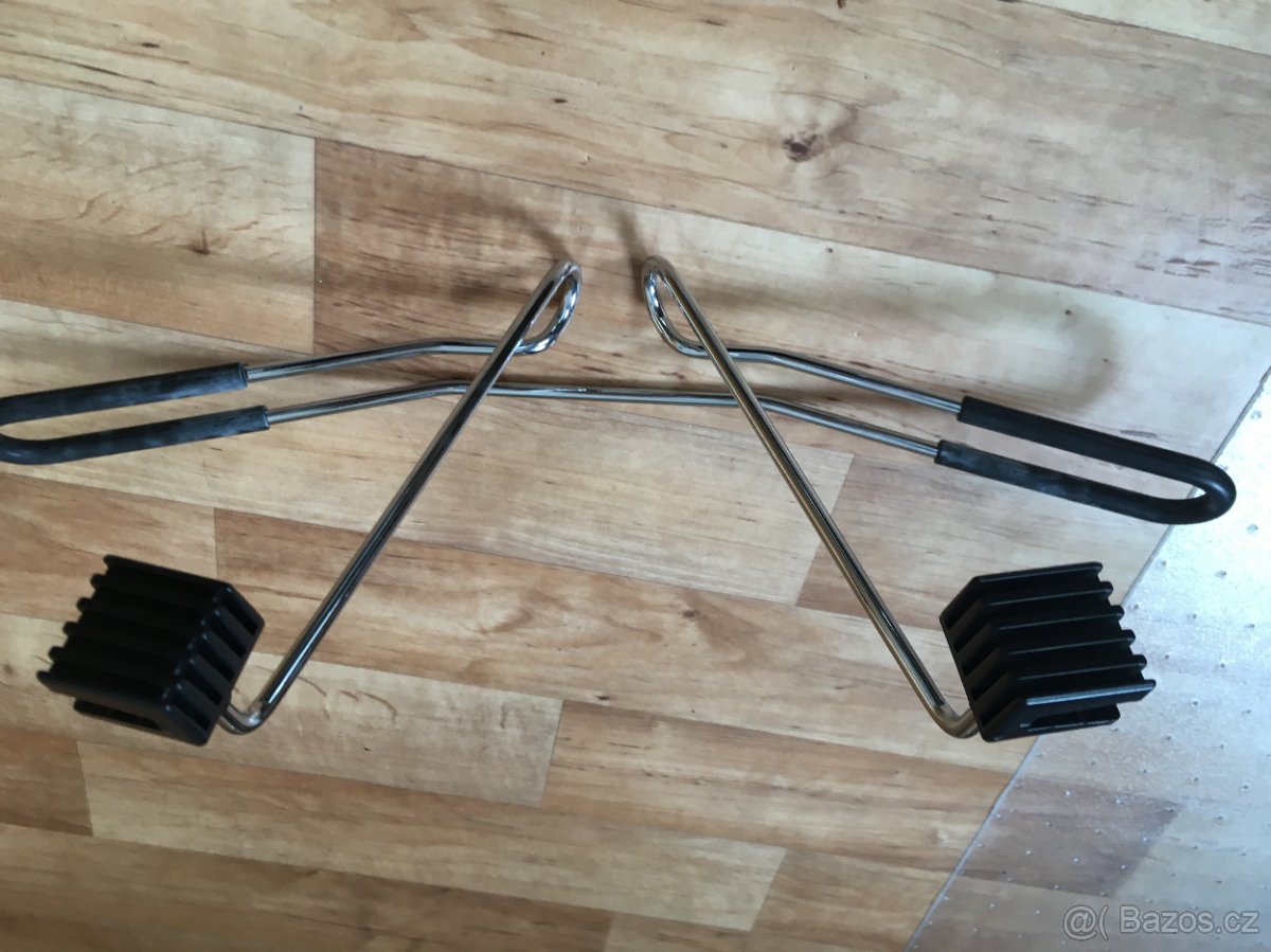 Držák oblečení do auta - 2