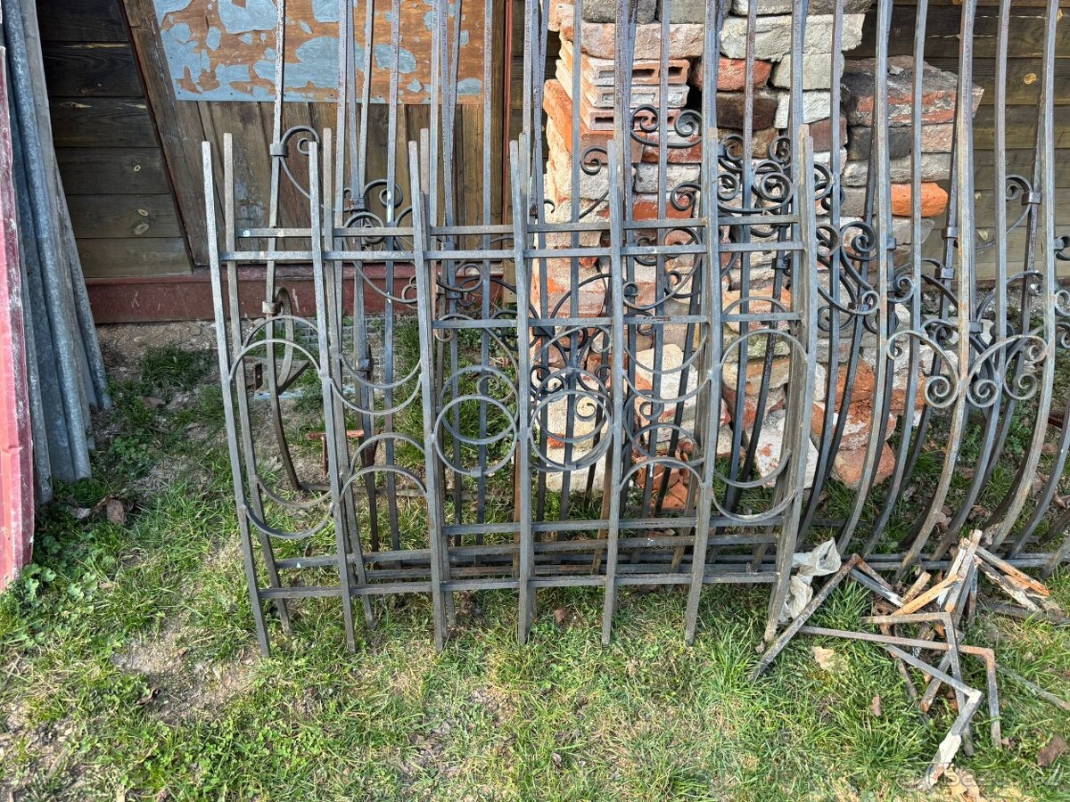 Železná okenní mříž 6x - 2