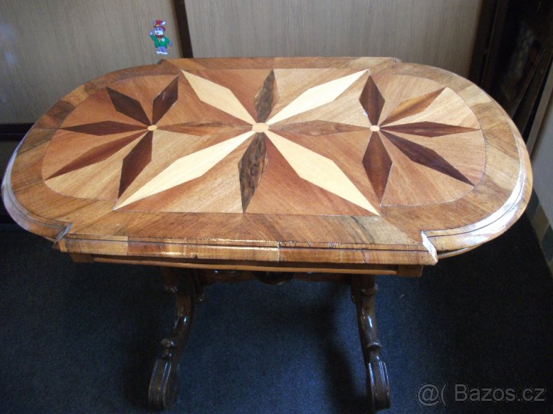 nádherný dřevěný stůl, chalupa, mozaika ze dřeva na desce - 2