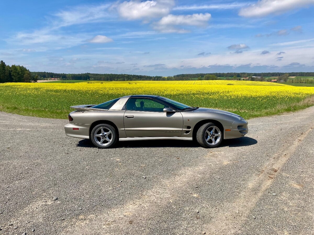 Pontiac Firebird Trans Am 1999, LS1 V8, manual T56 - 2