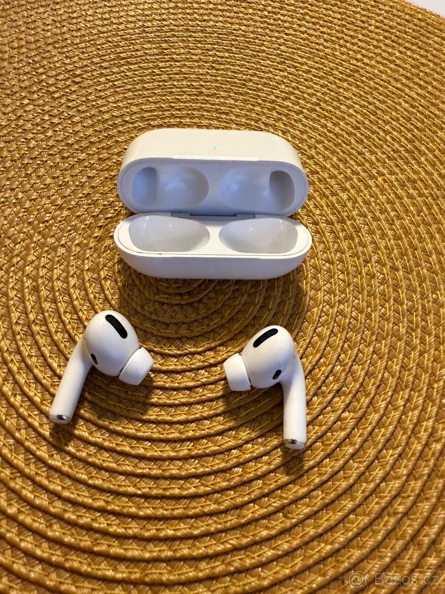 AirPods Pro (1. generace) – bez záruky, plně funkční – 1 500 - 2