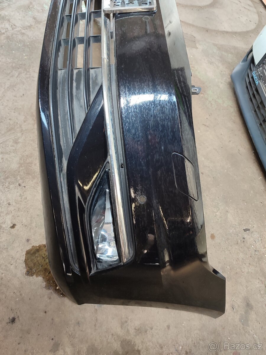 VW Golf VII 7 facelift přední nárazník barva černá v Hradec - 2