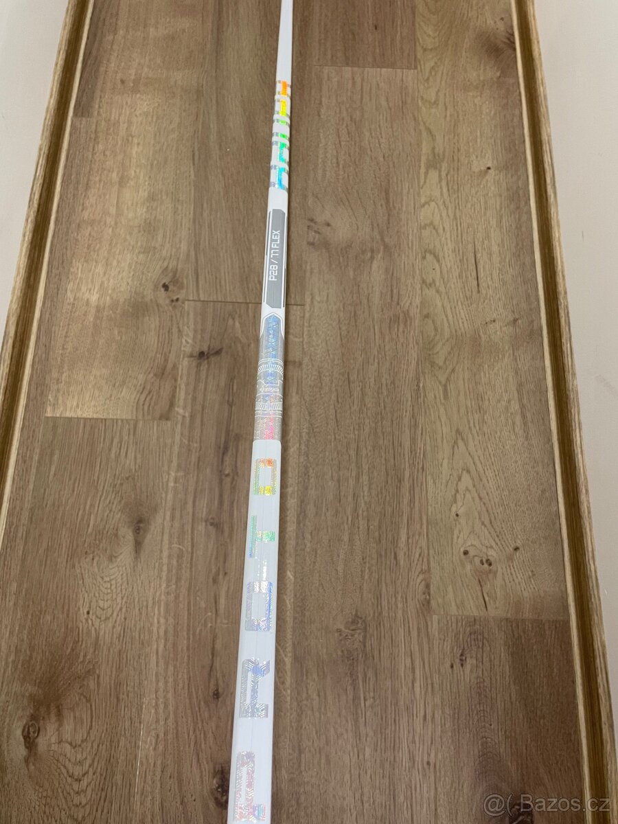 Hokejka Bauer Proto R-77 flex, P28 - bílá limitka - 2