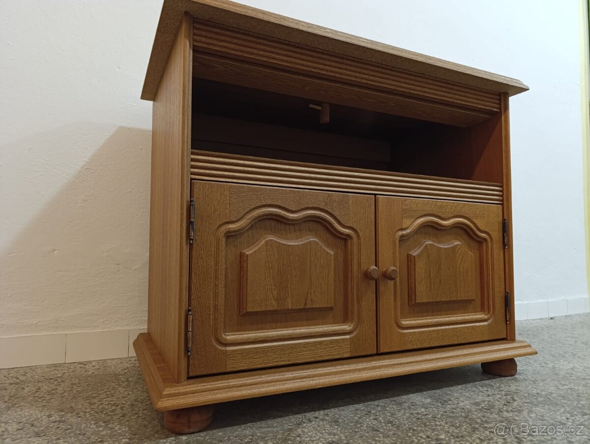 Rustikální komoda z masívu, Nábytek s 6 - 2