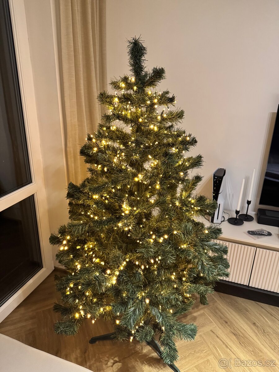 Vánoční stromek umělý + chytrá vánoční svetýlka - 2