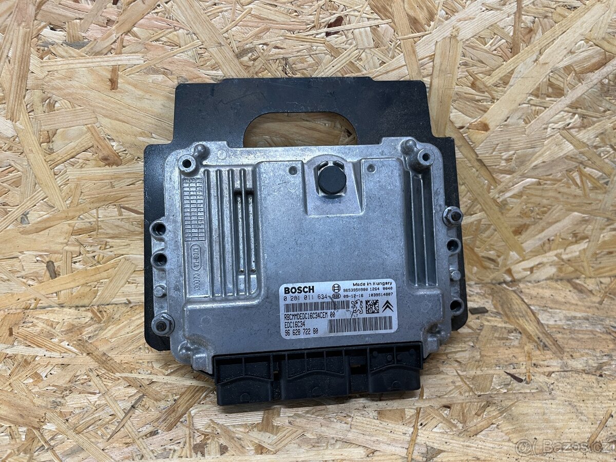 ŘÍDICÍ JEDNOTKA MOTORU 0281011634 - 2