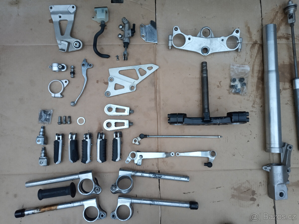 Suzuki GSX-R 1100 - ruzné menší ND - 2