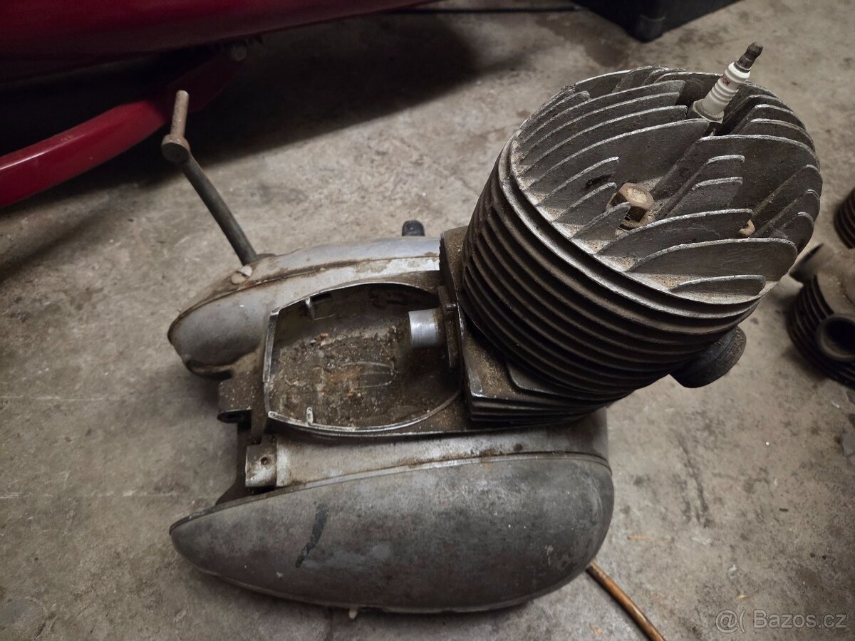 Motor Jawa 250 pérák - 2