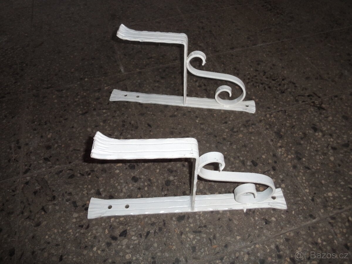 držák květníků - 2