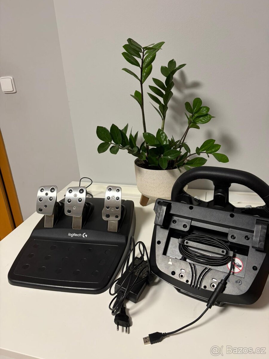 herní volant Logitech G920 s řadicí pákou Logitech Driving - 2