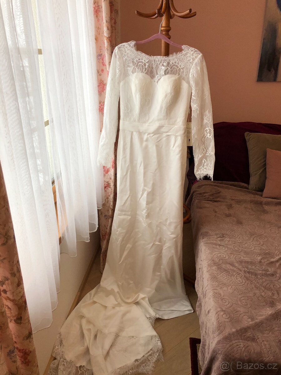 Svatebni šaty s vlečkou - 2