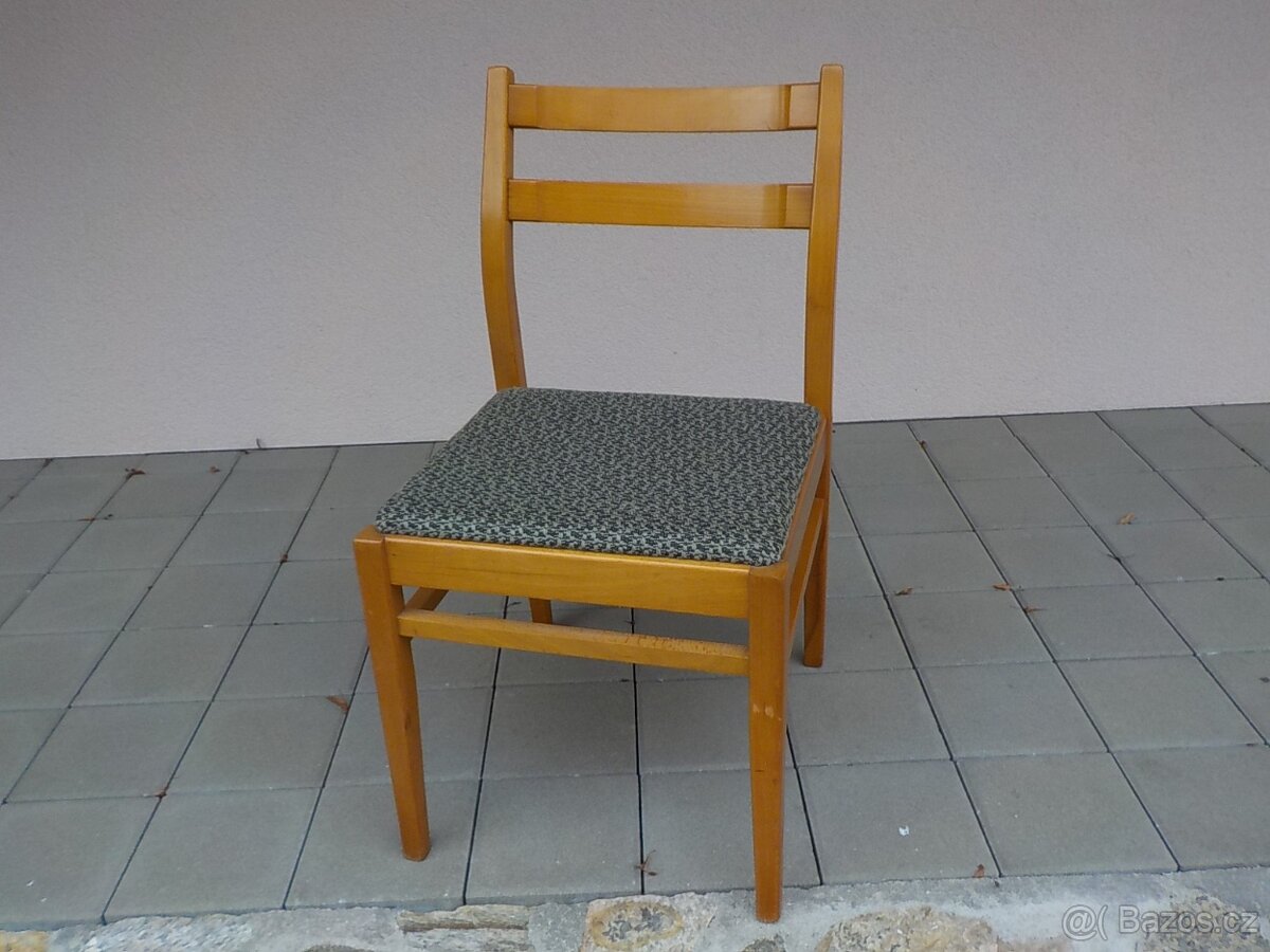 Prodám 4 dřevěné polstrované židle - 2