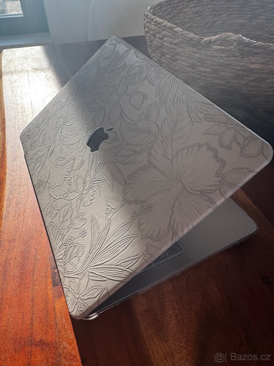 MacBook Pro 13'' 2017, 16GB ram, 256gb, dvoujádro - 2