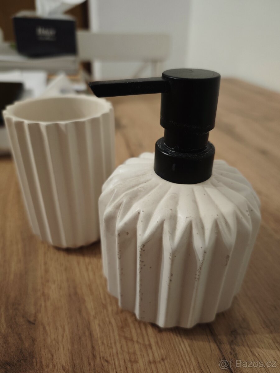 Doplňky do koupelny - 2