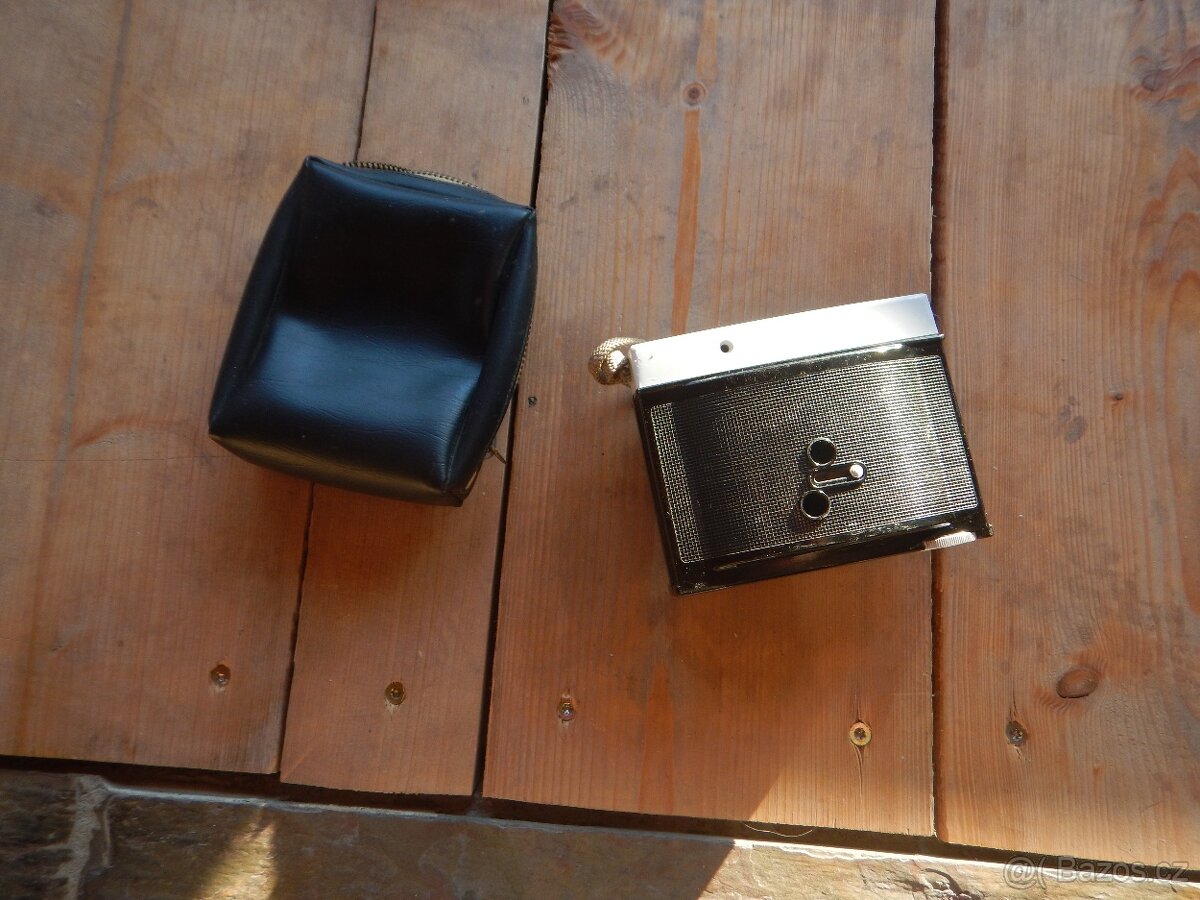 retro fotoaparát Corina 1, starý komunistický hit - 2