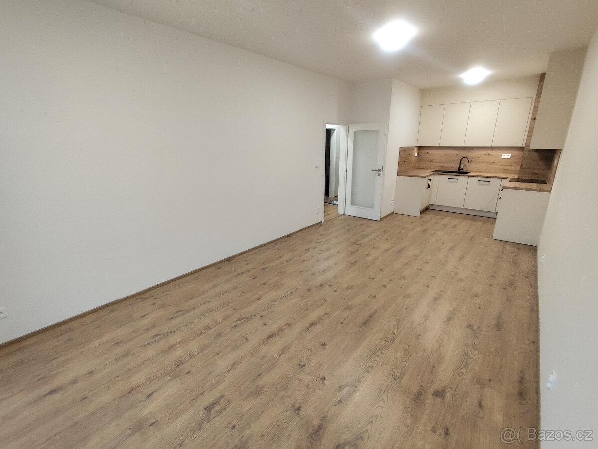 Pronájem bytu 2+kk 60 m² Císařského pluku, Opava - Předměstí - 2