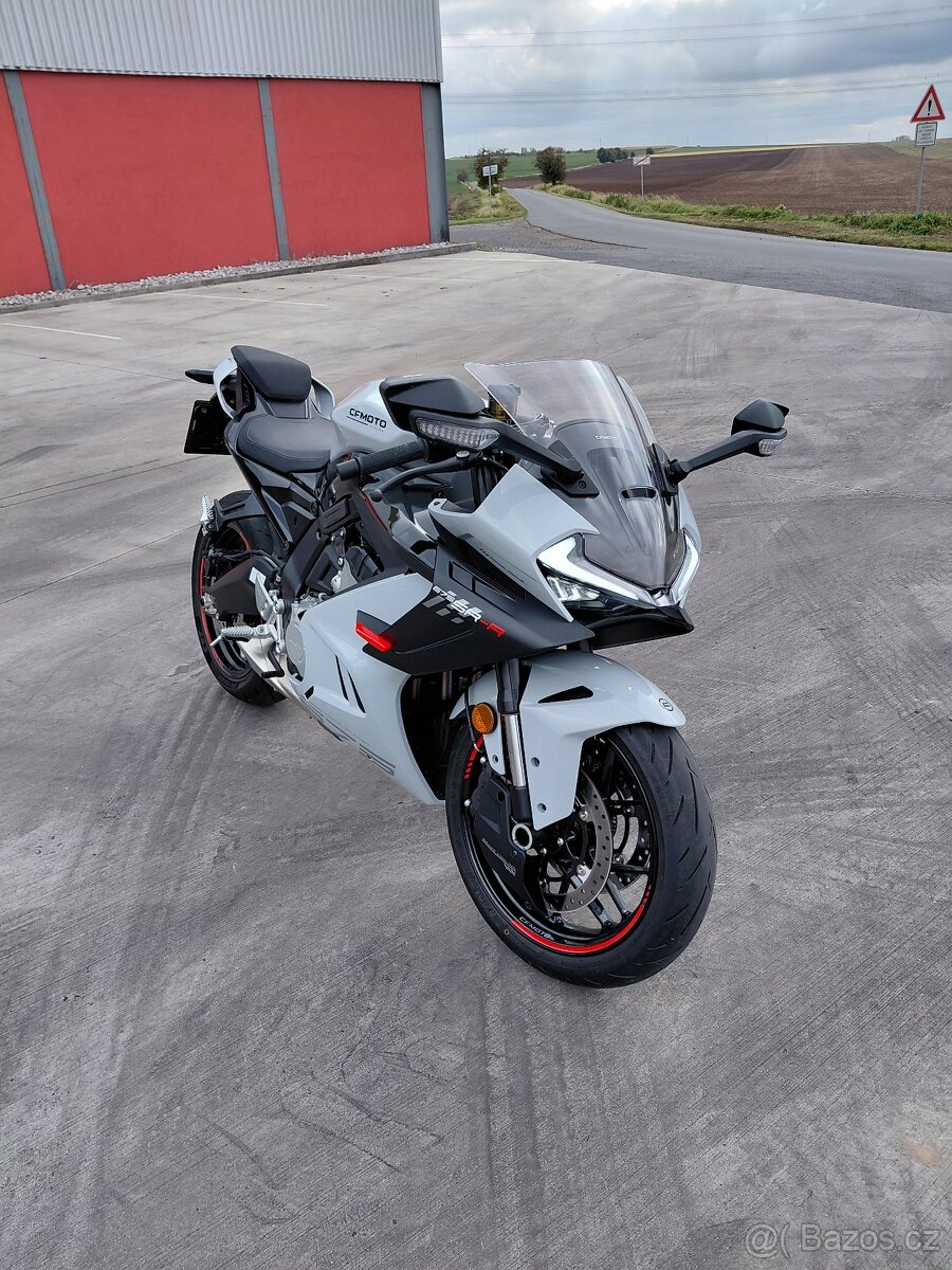 CF Moto 675 SR-R - 2