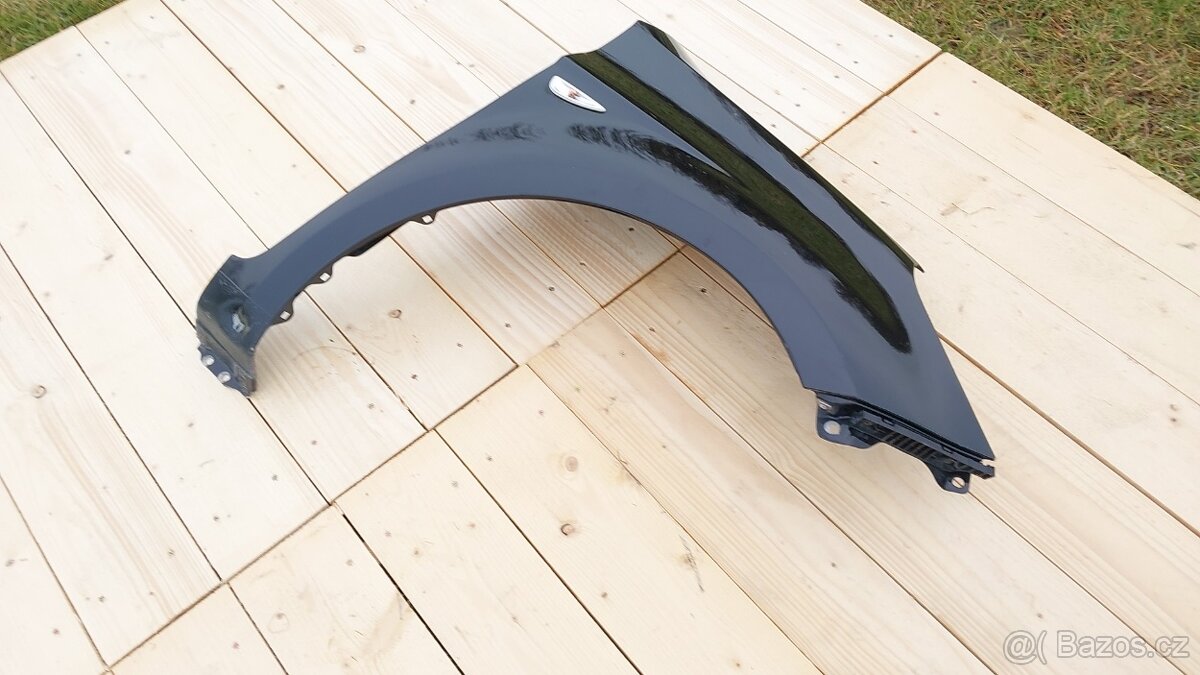 HYUNDAI i20 Blatník PP černý - 2