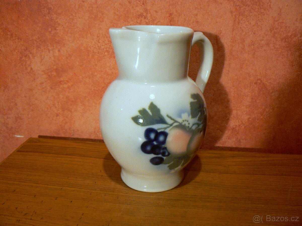 starý džbán-jablko-hrozno - 2