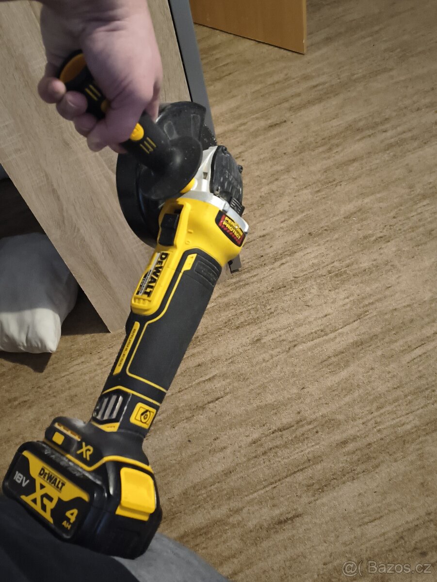 Aku flexa úhlová bruska DeWALT - 2
