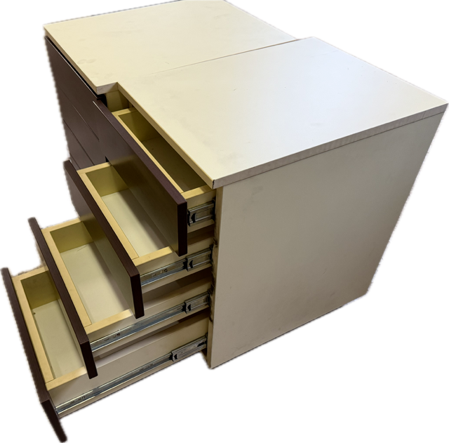 Kancelářský nábytek - stoly - 2