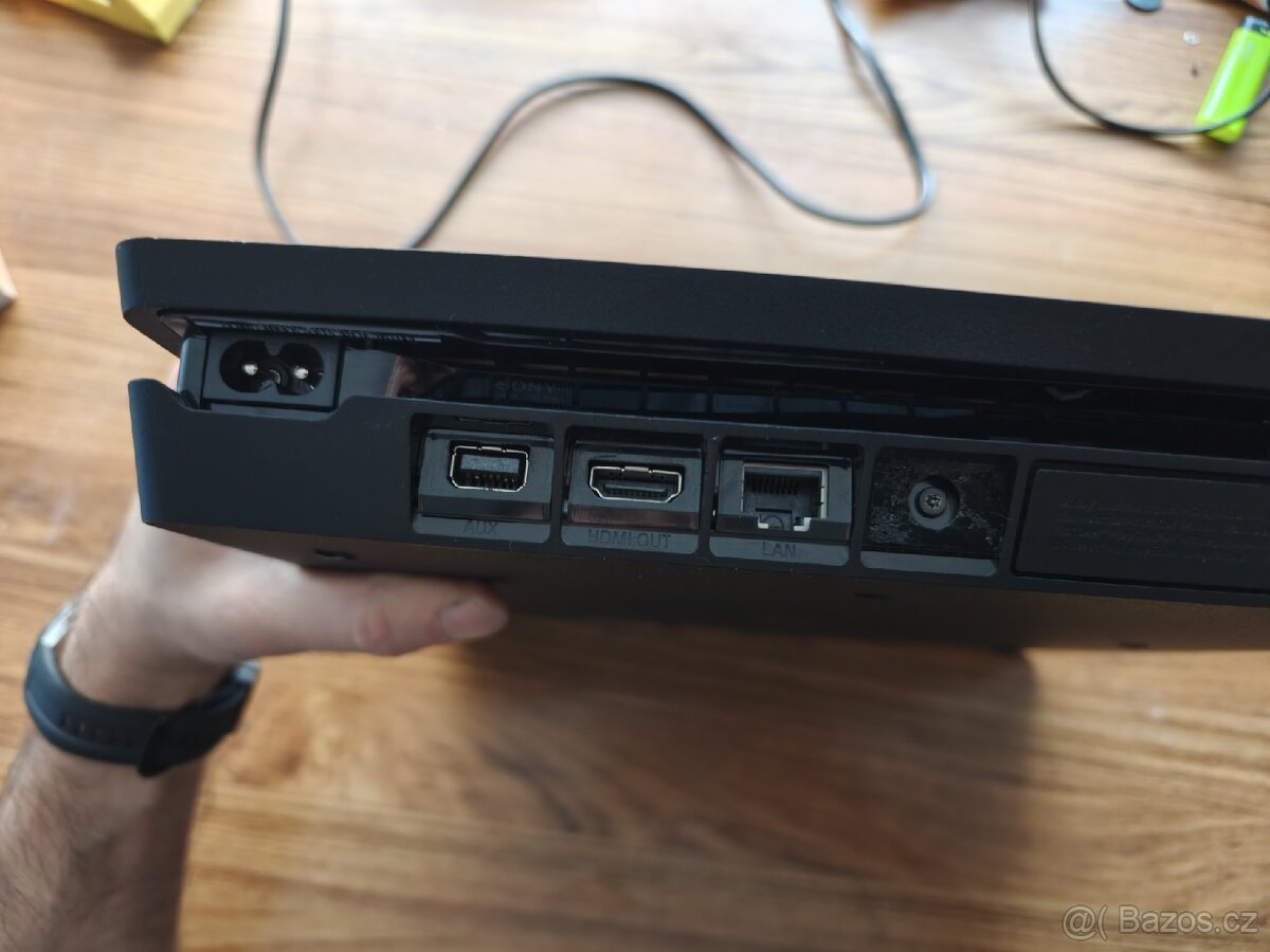 Playstation 4 slip - nefunkční - 2