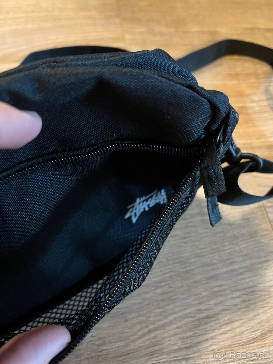 Ladvinka Stussy cerna - 2