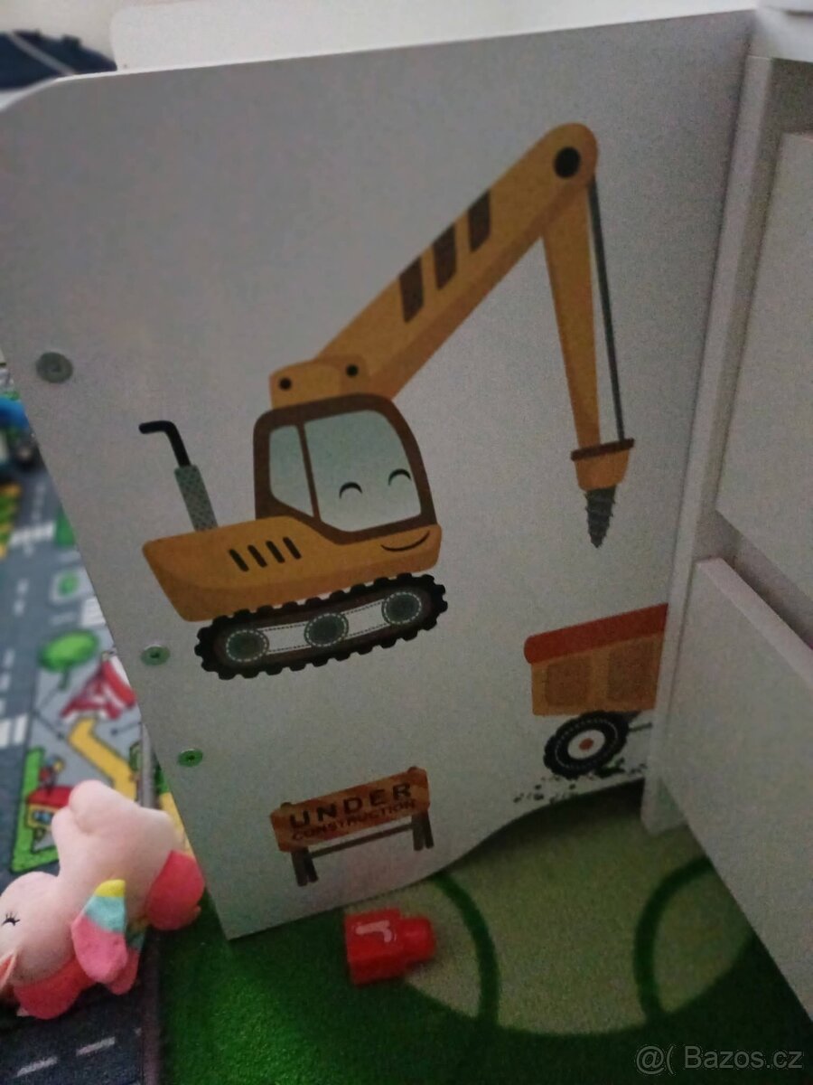 Dětská postel a truhla - 2